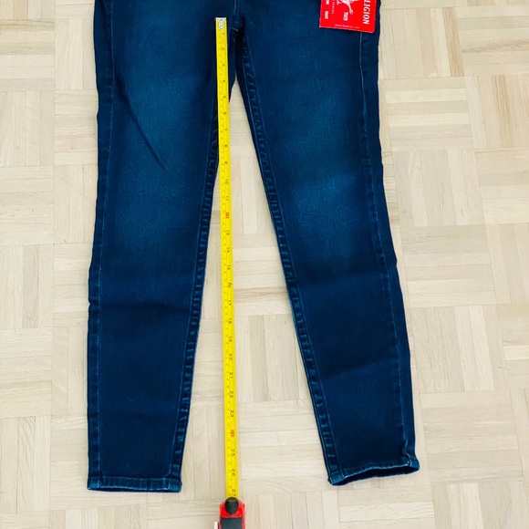 True Religion - Halle Mid-Rise Super Skinny Jeans, Size 29, Brand New w… - Picture 5 of 5